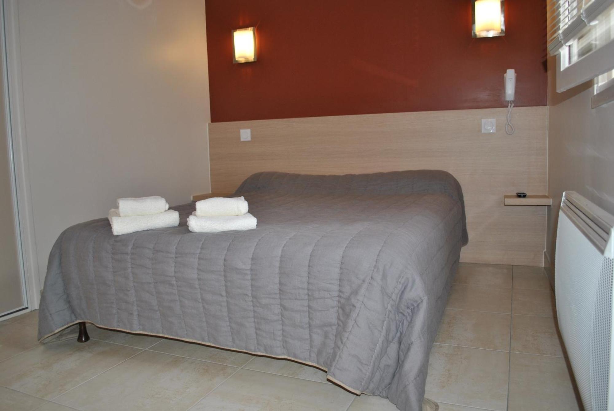 Logis Hotel Restaurant Le Flamant Rose Camargue Albaron Екстериор снимка